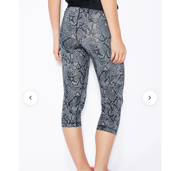NIKE PRO Black Gray Snakeskin Print DRI-FIT Compression VIXEN Capri XS - Picture 3 of 12